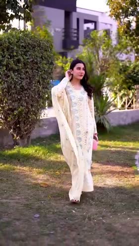 Rs 16500 Aneelas luxury lawn Stitched 3pc [Dispatch date 20th April] ~ [Chest 21] [Length 41] MEDIUM