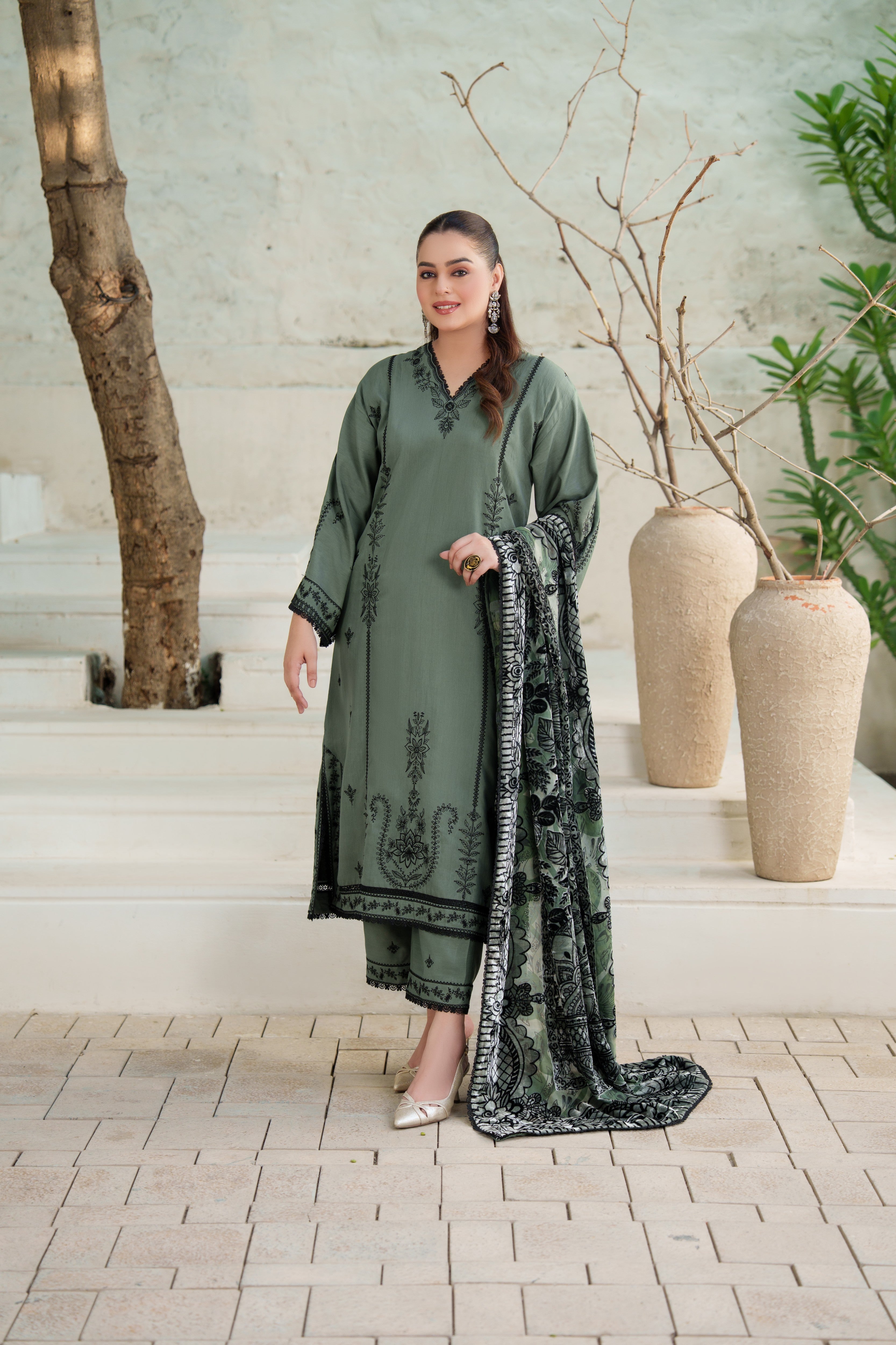 Aneelas Viscose Emb Kaftan 3pc Palachi Shawl [VC-26-11] [Dispatch Time 2.5 Months]