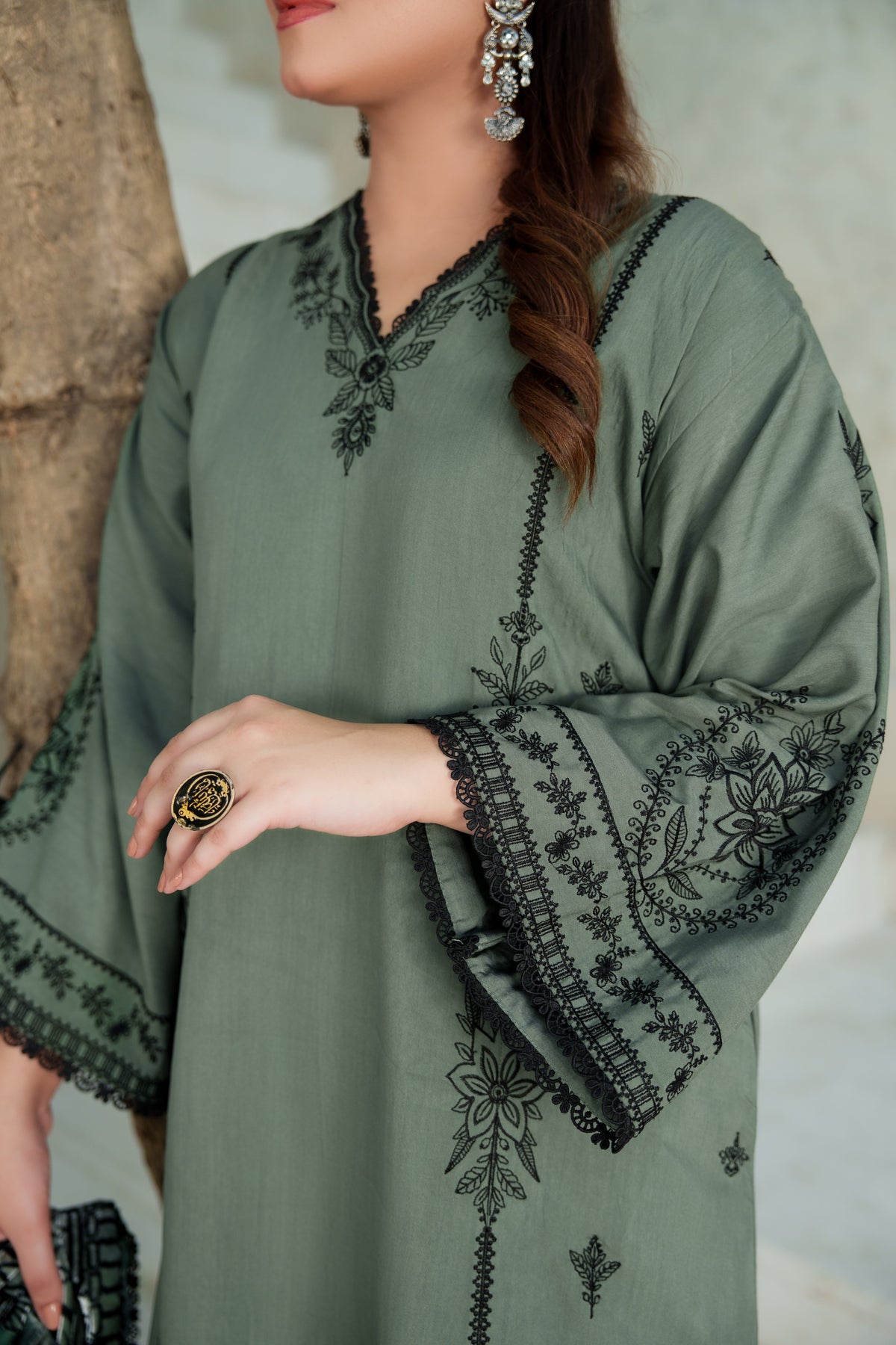 Aneelas Viscose Emb Kaftan 3pc Palachi Shawl [VC-26-11] [Dispatch Time 2.5 Months]