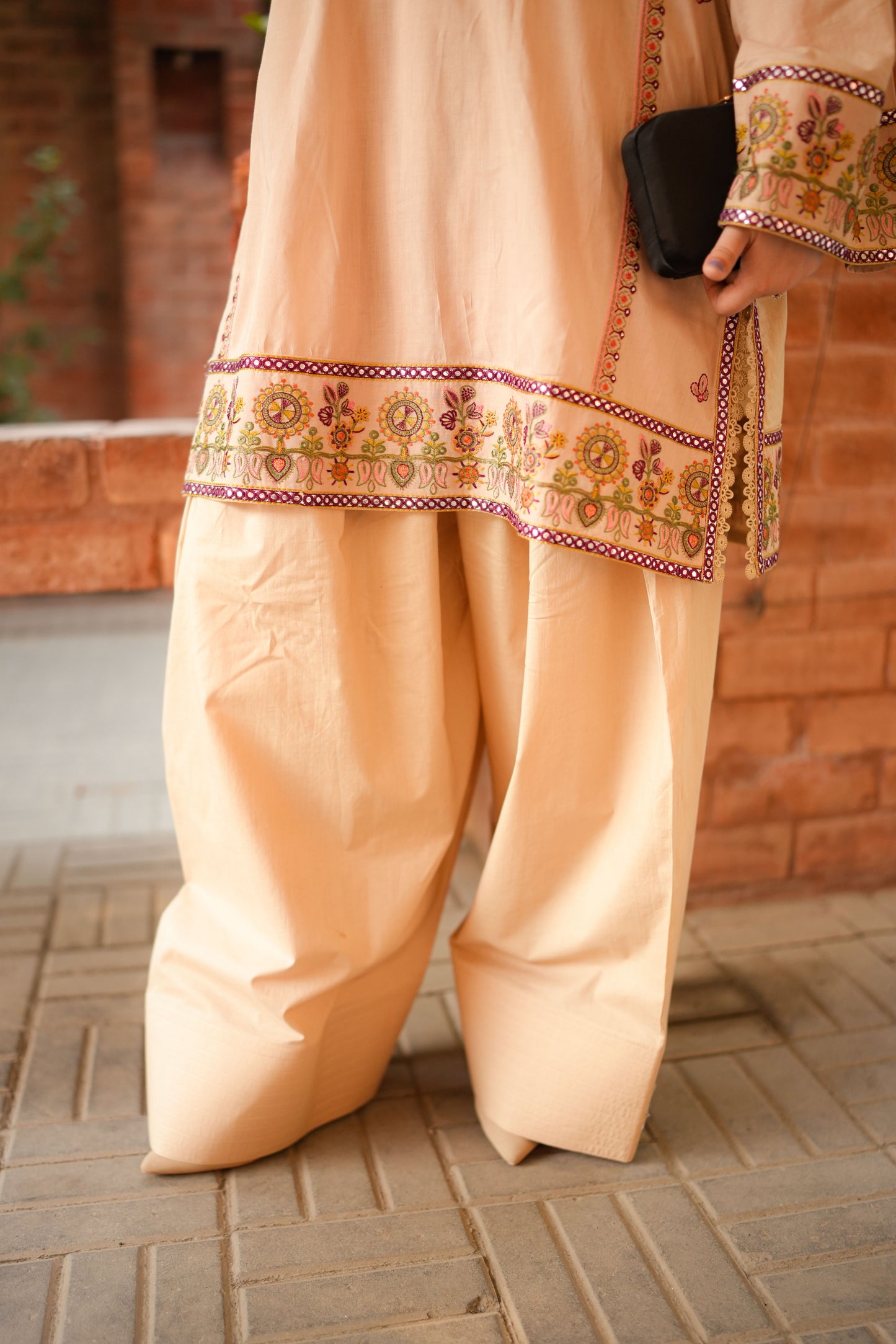 Rs 7500 Aneelas Stitched Lawn Emb Shirt Trouser 2pc [LUX-26-69] [Dispatch Time 2 Months]