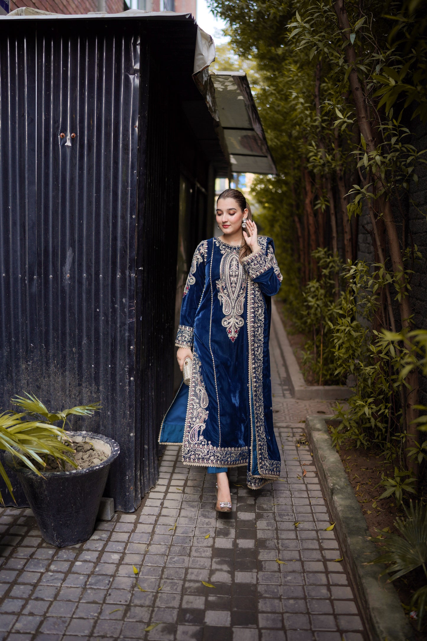 Rs 26500 Aneelas Stitched Formal Velvet Shirt Trouser 3pc [VT-07-B] [Dispatch Time 2 Months]