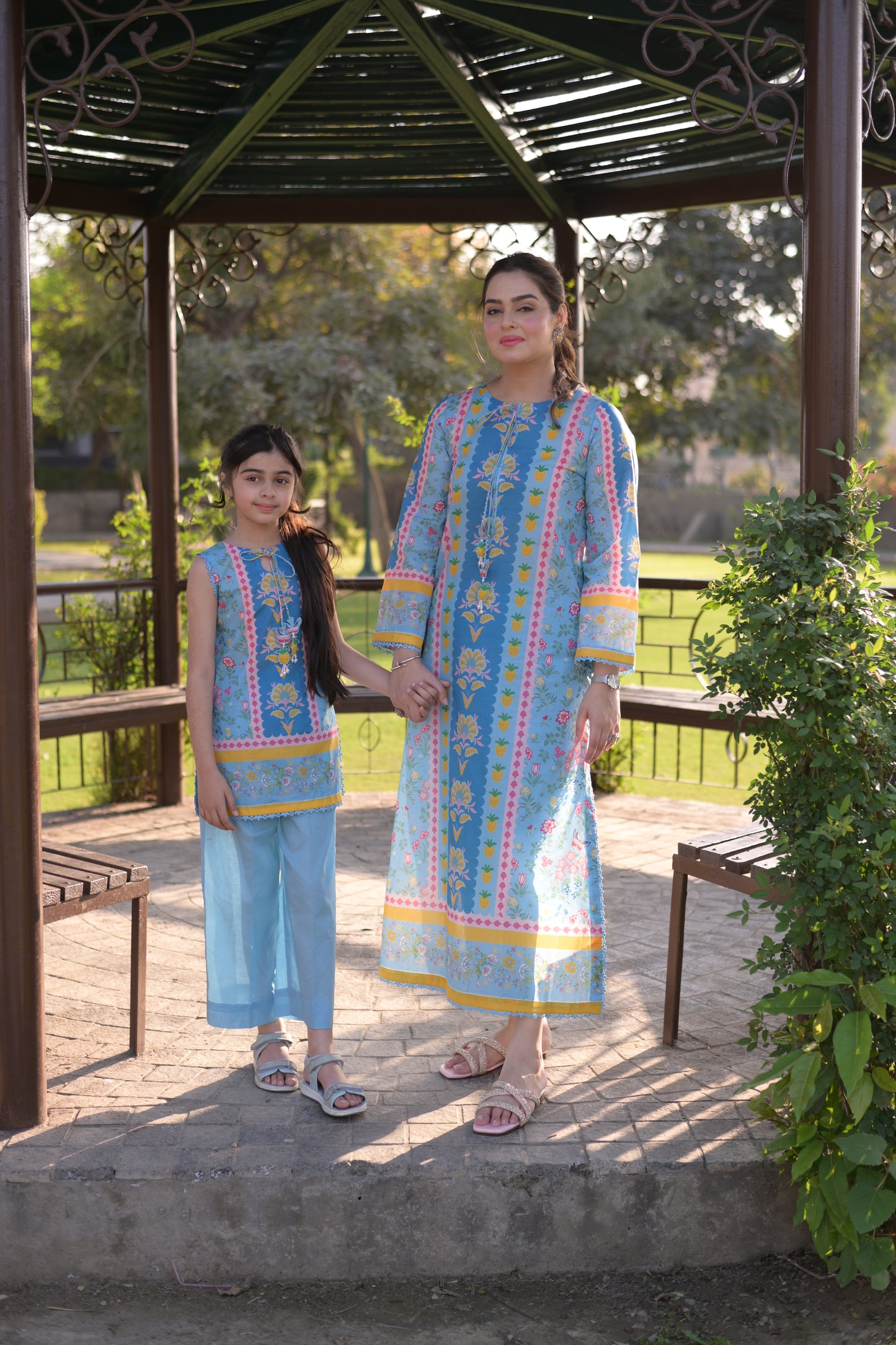 Rs 3500 Aneelas Kids Lawn Print 2pc [Without Sleeves] [KD-03-B] [Dispatch Time 2 Months]