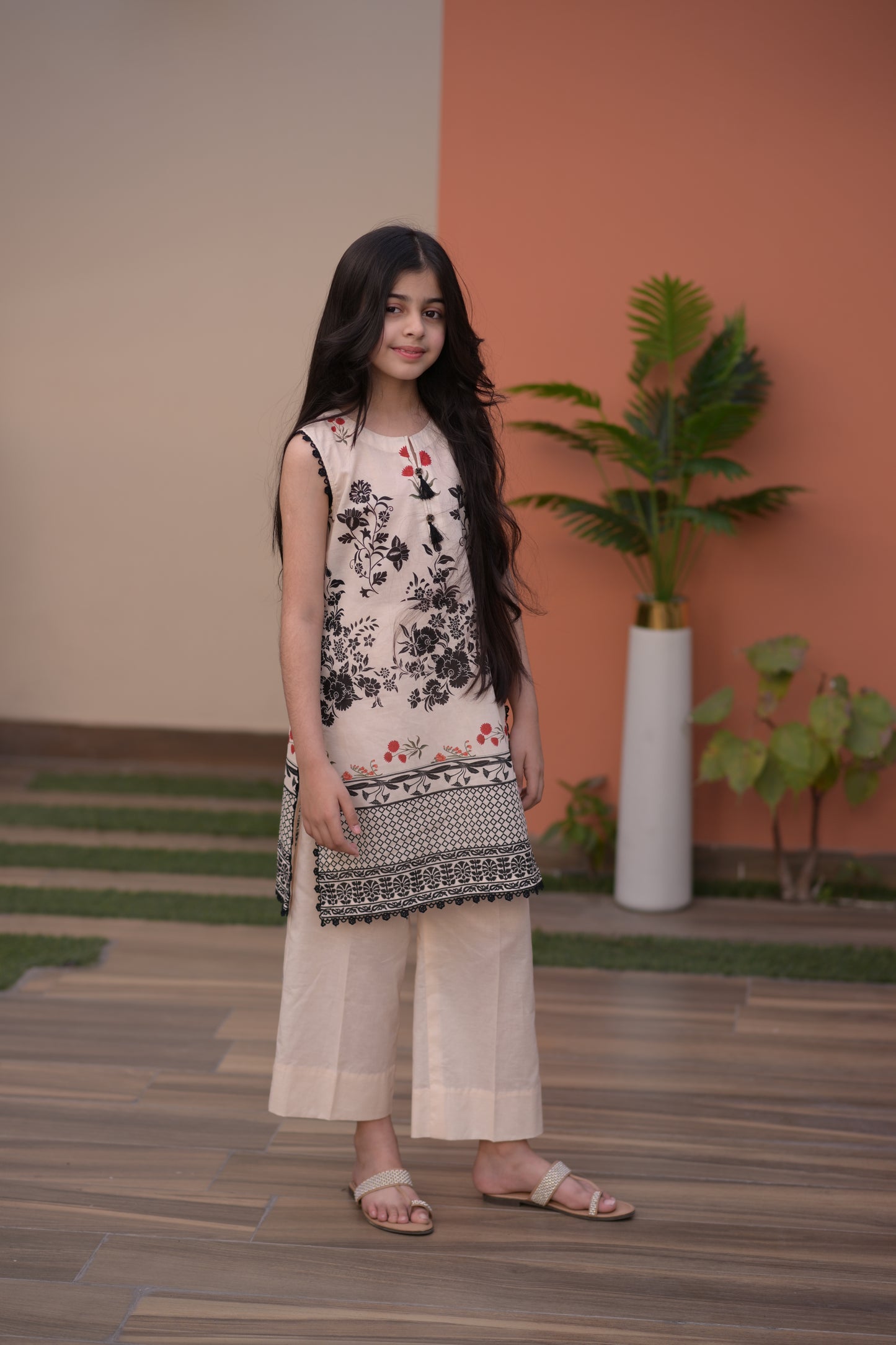 Rs 4500 Aneelas Kids Lawn Print 2pc [Without Sleeves] [KD-04-B] [Dispatch Time 2 Months]