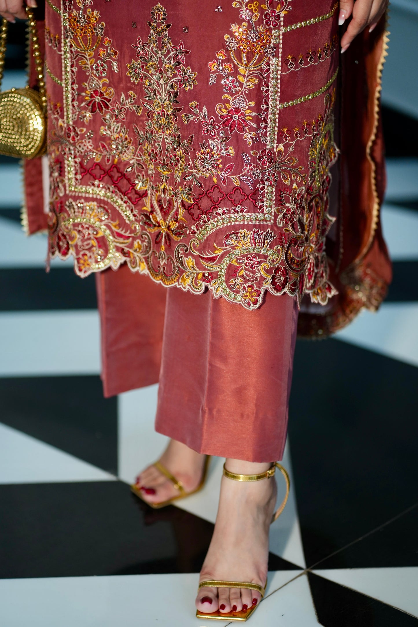 Rs 16500 Aneelas Stitched Raw Silk Emb Formal 3pc Chiffon Duppata [RS-07] [Dispatch Time 2 Months]