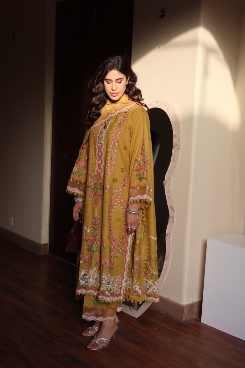 Rs 19500 Aneelas Stitched Luxury Lawn Emb 3pc [LUX-26-71] [Dispatch Time 2 Months]