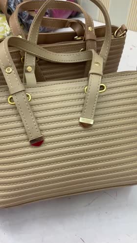 Rs 2000 hand bag