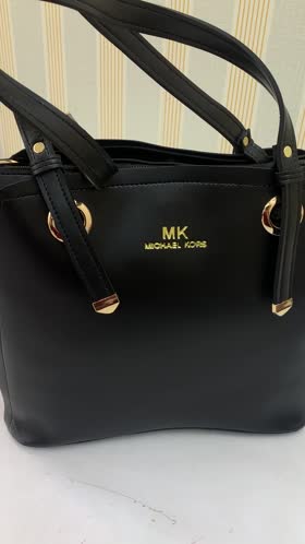 Rs 2750 luxury look bag